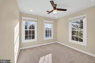 8110 Meadow Springs Ct, Vienna, VA 22182 - Photo 17