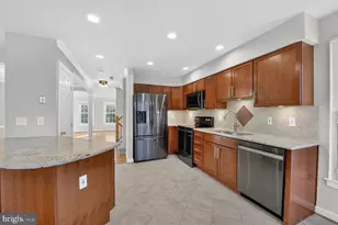 8110 Meadow Springs Ct, Vienna, VA 22182 - Photo 15