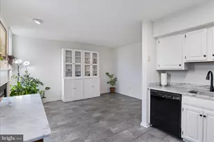 6940 Compton Ln, Centreville, VA 20121 - Photo 25