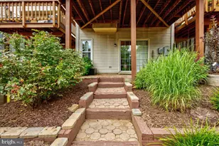 6940 Compton Ln, Centreville, VA 20121 - Photo 13