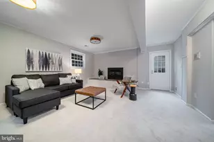 6627 Kennedy Ln, Falls Church, VA 22042 - Photo 19