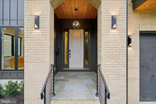 6707 Hallwood Ave, Falls Church, VA 22046 - Photo 9