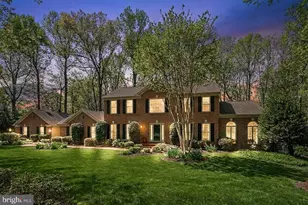 6220 Winslow Ct, Fairfax Station, VA 22039 - Photo 3