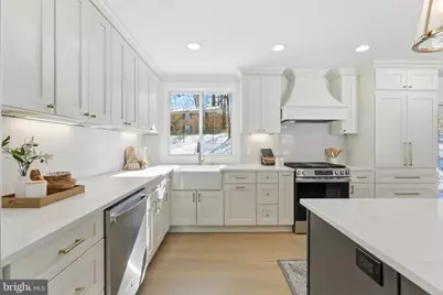 8615 Kerry Lane, Springfield, VA 22152 - Photo 9