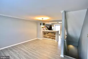 6623 Skylemar Trail, Centreville, VA 20121 - Photo 7