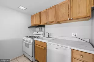 4361 Americana Dr, Annandale, VA 22003 - Photo 13