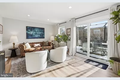 8309 Highcliffe Court, Annandale, VA 22003 - Photo 9