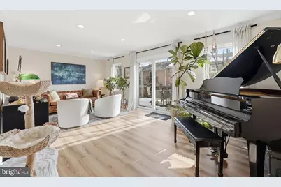 8309 Highcliffe Court, Annandale, VA 22003 - Photo 11