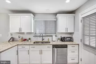 7213 Calamo St, Springfield, VA 22150 - Photo 7