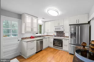 2306 Barbour Rd, Falls Church, VA 22043 - Photo 13