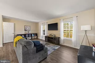 10266 Fern Pool Ct, Burke, VA 22015 - Photo 9