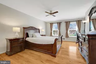 977 Redberry Ct, Great Falls, VA 22066 - Photo 17