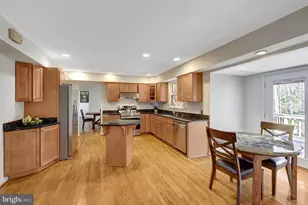 977 Redberry Ct, Great Falls, VA 22066 - Photo 9