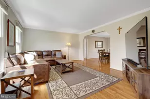 977 Redberry Ct, Great Falls, VA 22066 - Photo 3