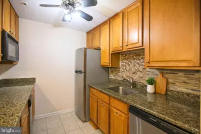 3176 Summit Square Drive #4-A2, Oakton, VA 22124 - Photo 3