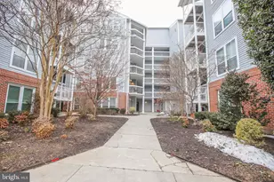 3176 Summit Square Dr, Oakton, VA 22124 - Photo 1