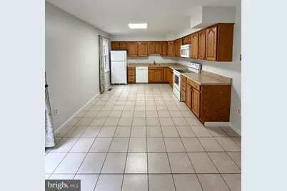 2868 Kelly Square, Vienna, VA 22181 - Photo 9