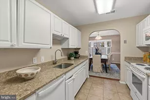 8237 Clifton Farm Ct, Alexandria, VA 22306 - Photo 15