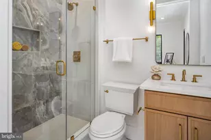 8642 McHenry St, Vienna, VA 22180 - Photo 39