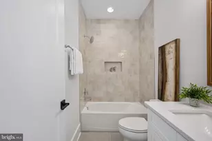 8642 McHenry St, Vienna, VA 22180 - Photo 71