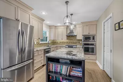 5922 Munson Court, Falls Church, VA 22041 - Photo 9