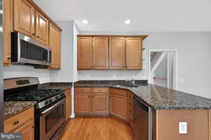 13717 Maple Sugar Ln, Herndon, VA 20171 - Photo 11