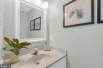 8661 Chase Glen Circle, Fairfax Station, VA 22039 - Photo 23