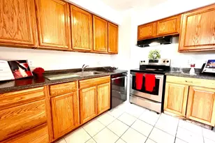 7219 Beverly Park Dr, Springfield, VA 22150 - Photo 9