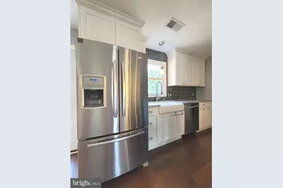 2600 Seskey Glen Court, Herndon, VA 20171 - Photo 9