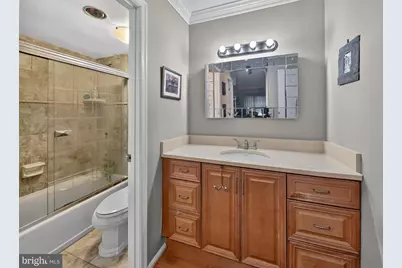 8370 Greensboro Drive #325, McLean, VA 22102 - Photo 7