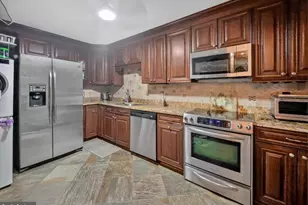 8370 Greensboro Dr, McLean, VA 22102 - Photo 5