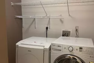 13530 Davinci Ln, Herndon, VA 20171 - Photo 9