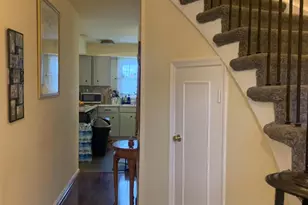 8210 Carrleigh Pkwy, Springfield, VA 22152 - Photo 17