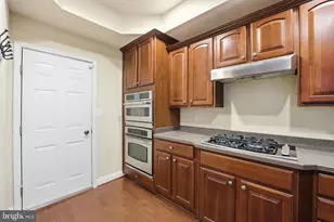 3553 Huntley Manor Ln, Alexandria, VA 22306 - Photo 9