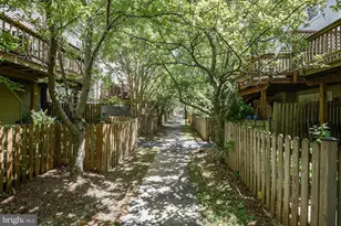 5812 Apsley House Ct, Alexandria, VA 22310 - Photo 27