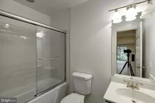 5812 Apsley House Ct, Alexandria, VA 22310 - Photo 17