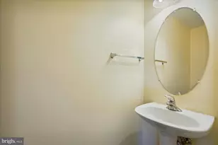 2481 Walnut Rocker Ln, Herndon, VA 20171 - Photo 11