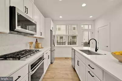 11246 Faraday Park Drive, Reston, VA 20190 - Photo 7