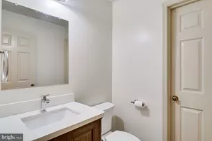 5931 Oakland Park Dr, Burke, VA 22015 - Photo 37