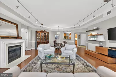 11776 Stratford House Place #901, Reston, VA 20190 - Photo 9