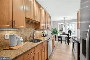 9512 Mdw Grv Ct, Burke, VA 22015 - Photo 11