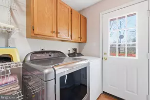 12005 Meadowville Ct, Herndon, VA 20170 - Photo 21