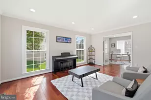 12005 Meadowville Ct, Herndon, VA 20170 - Photo 7