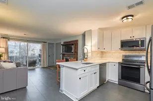 11703 Summerchase Cir, Reston, VA 20194 - Photo 17