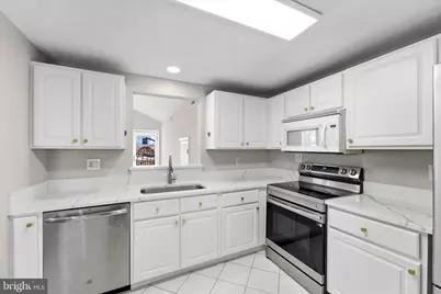 9804 Brightlea Drive, Vienna, VA 22181 - Photo 11