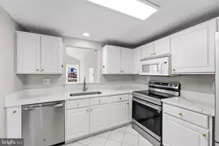 9804 Brightlea Dr, Vienna, VA 22181 - Photo 11