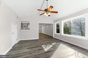 9804 Brightlea Dr, Vienna, VA 22181 - Photo 9