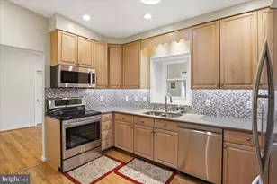 10009 Fairoaks Rd, Vienna, VA 22181 - Photo 5