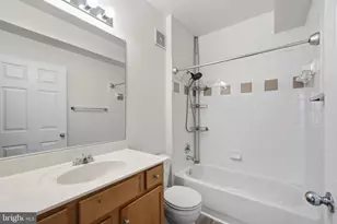 5105 Travis Edward Way, Centreville, VA 20120 - Photo 19