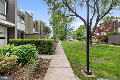 11172 Forest Edge Drive, Reston, VA 20190 - Photo 3